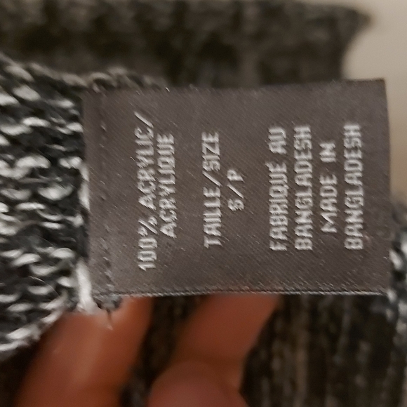 Black and White Knit Sweater Size S - Picture 7 of 8